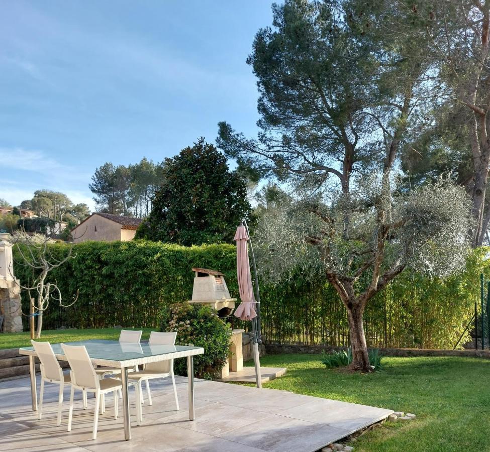Gite Les Pins Climatise Piscine Chauffee Jardin Peymeinade Екстер'єр фото